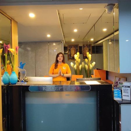 Cozi Inn Hotel, Bangkok Buitenkant foto