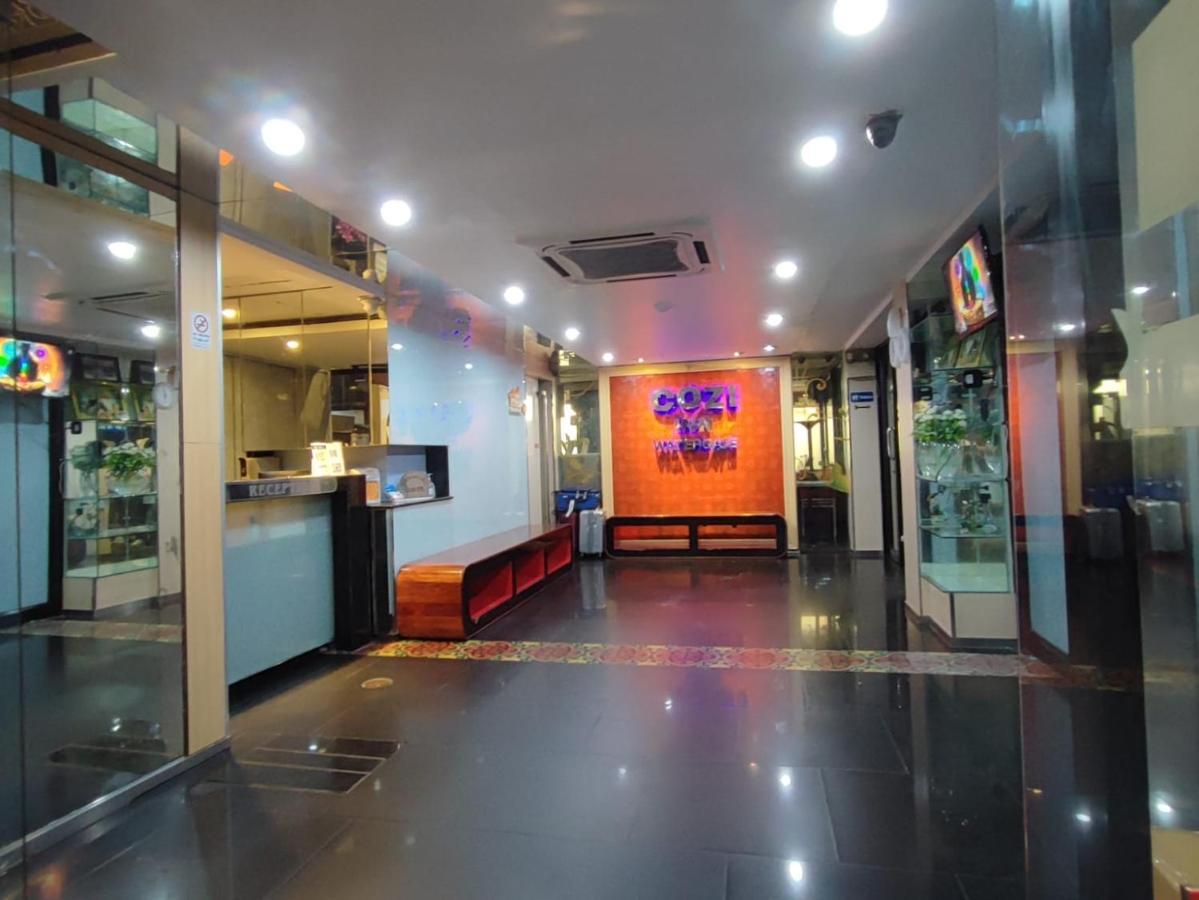 Cozi Inn Hotel, Bangkok Buitenkant foto