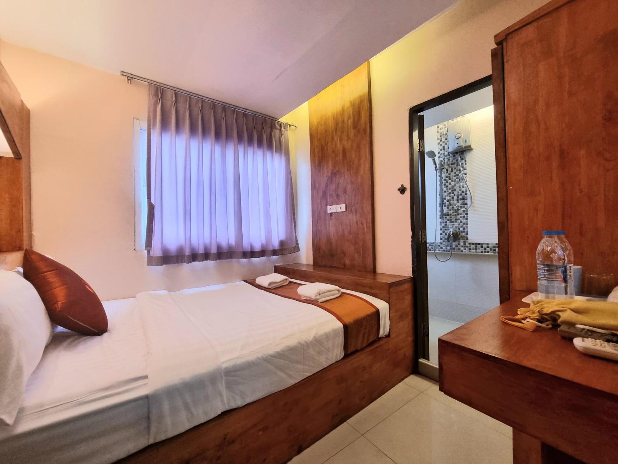 Cozi Inn Hotel, Bangkok Buitenkant foto
