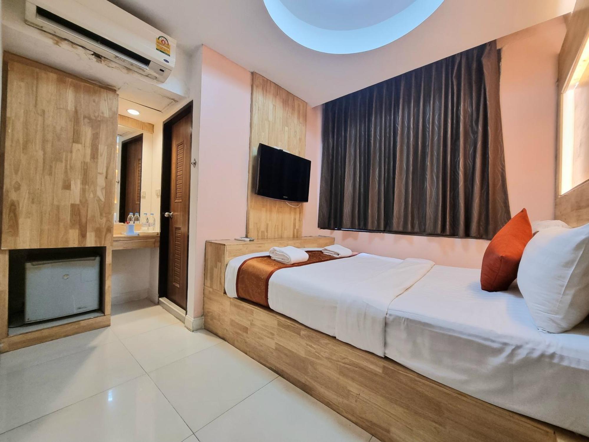 Cozi Inn Hotel, Bangkok Buitenkant foto
