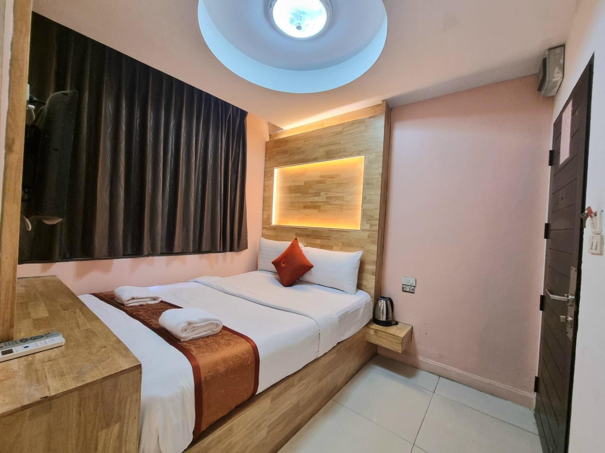 Cozi Inn Hotel, Bangkok Buitenkant foto