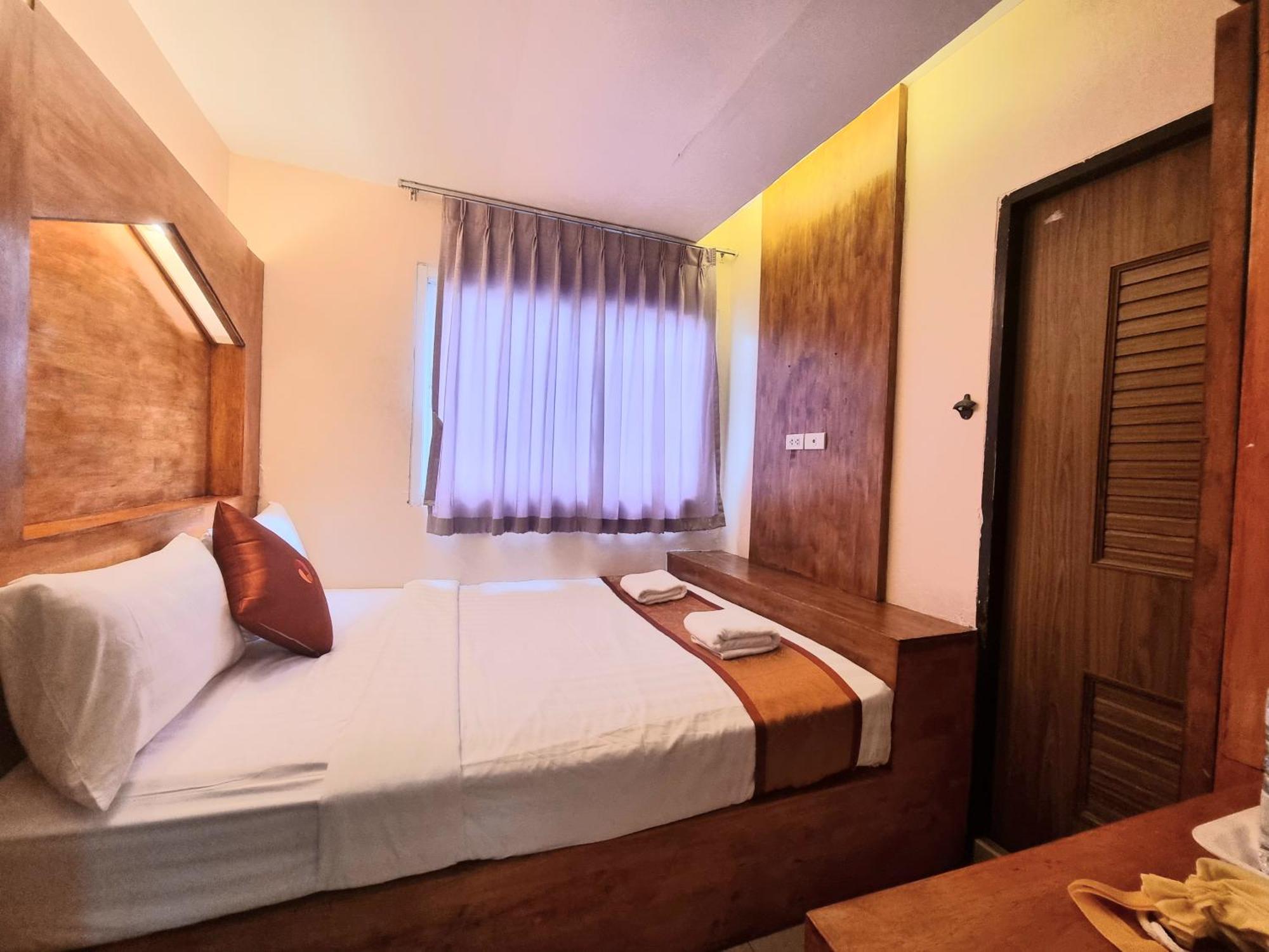Cozi Inn Hotel, Bangkok Buitenkant foto